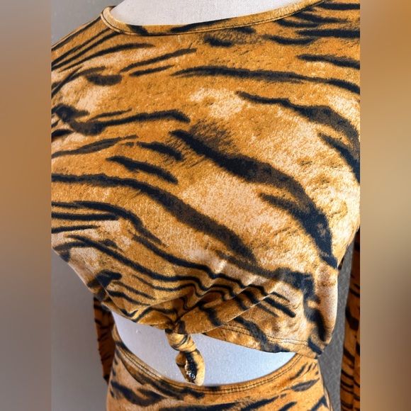 Tiger print cut out midi dress - Picture 5 of 12